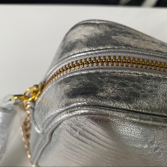 Brand NEW with tagVS Metallic Faux Croc Cross Body - Picture 6 of 11